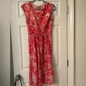 Cute dress with string to cinch waste.